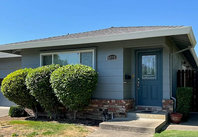 2 bed, 1150 sqft, $2,600 — Photo 1