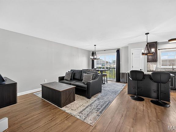 5th image of 270 Le Beau Ln