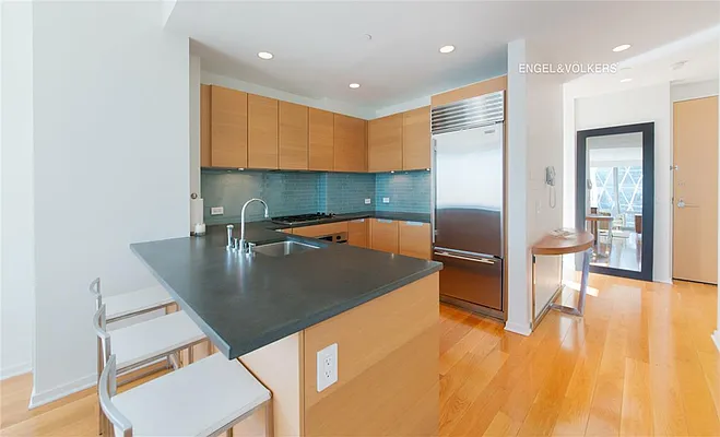 Sold by Engel & Völkers New York City | media 18