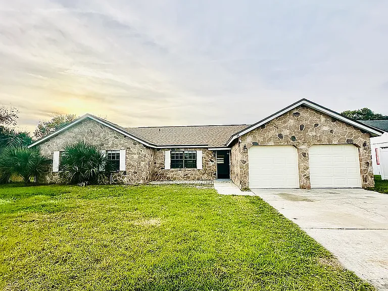 648 Pyramid Ave — Photo 1