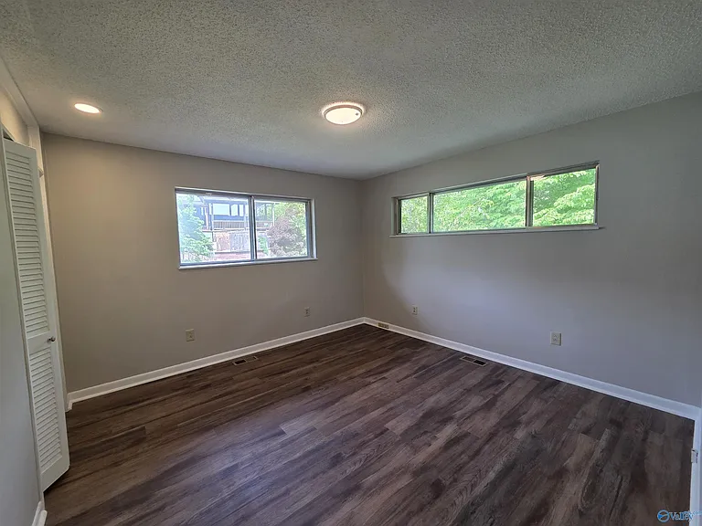1209 Governors Dr SE — Photo 21