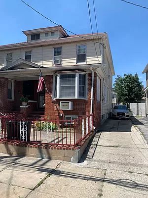 1st image of 1376 E 59th St
