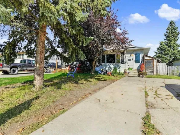 9424 123rd Ave, Grande Prairie, AB T8V 5Y5