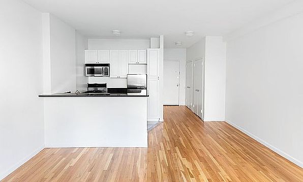 1st image of 160 W 22nd St APT 403