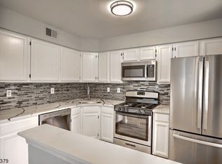 211 Porter Way E, Bridgewater, NJ 08807