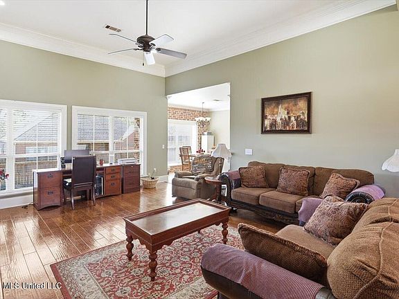 4th image of 111 Bellemeade Trce