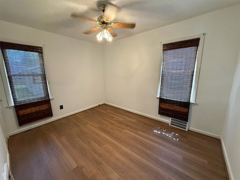 1746 N Denwood St — Photo 8