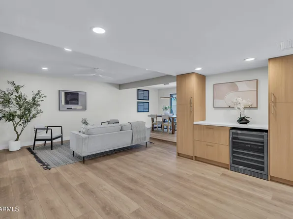 1010 E LOIS Lane, Phoenix, AZ 85020