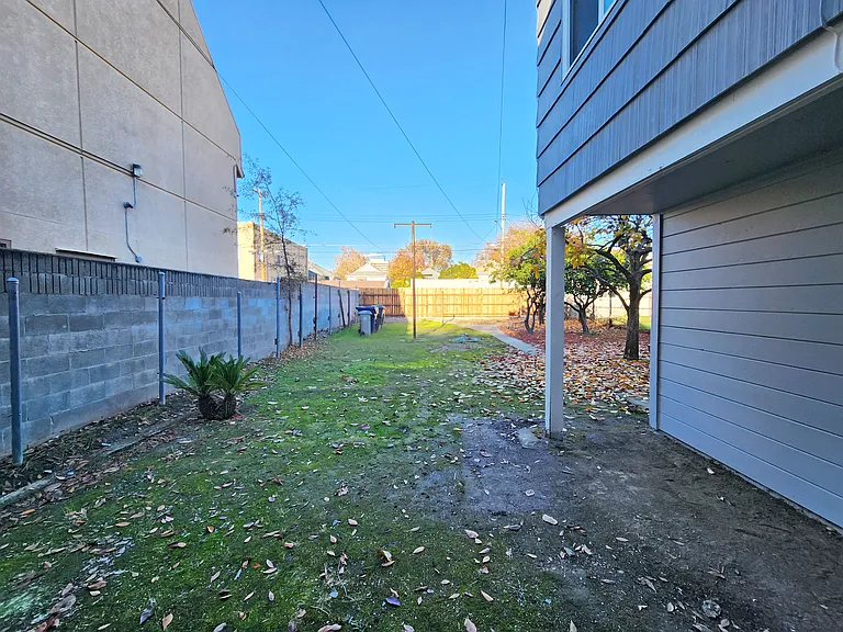 811 V St — Photo 35