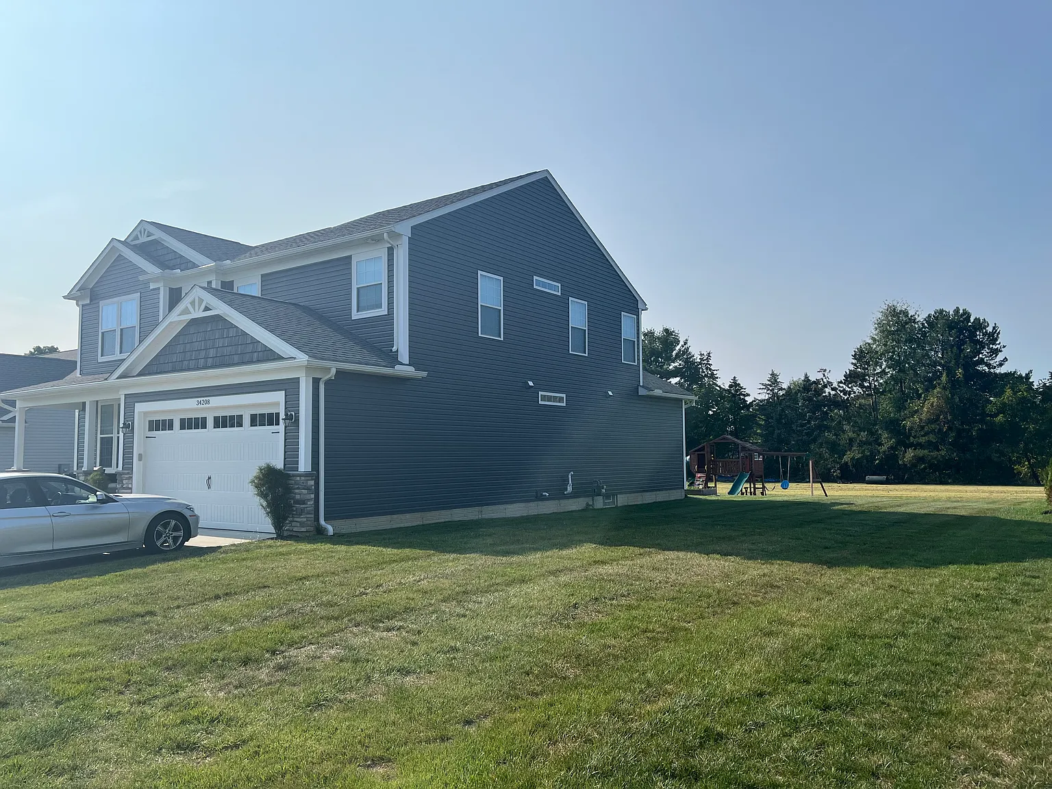4 bed, 2315 sqft, $3,200 — Photo 3