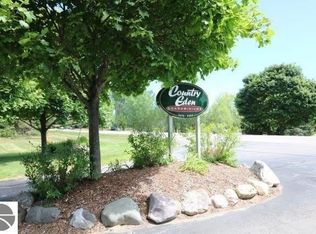 5363 Gray Rd APT 28, Traverse City, MI 49684