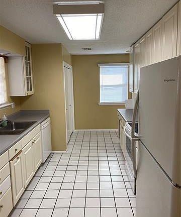 5th image of 225 Surgi Dr
