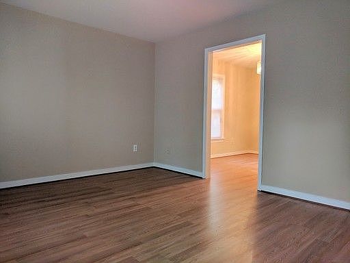3rd image of 257 Lake Caroline Dr