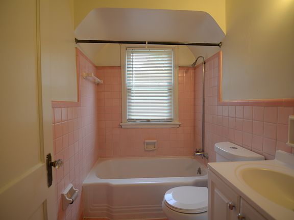 2nd image of 1661 Cedar Ave