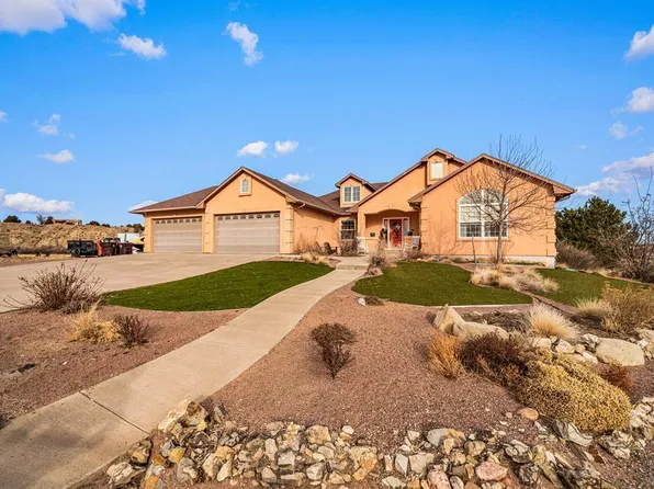 302 S Costilla Ct, Pueblo West, CO 81007