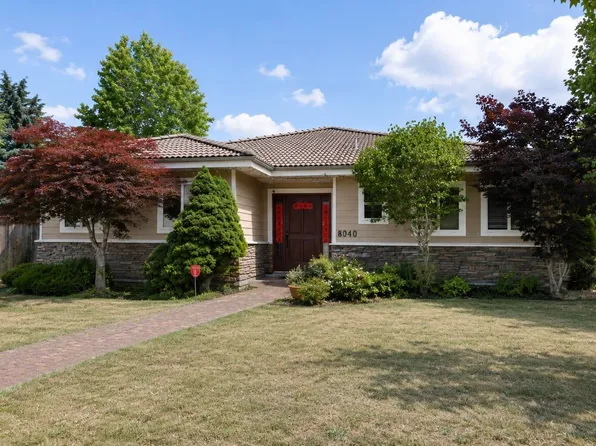 8040 Fairbrook Cres, Richmond, BC V7C 1Y9