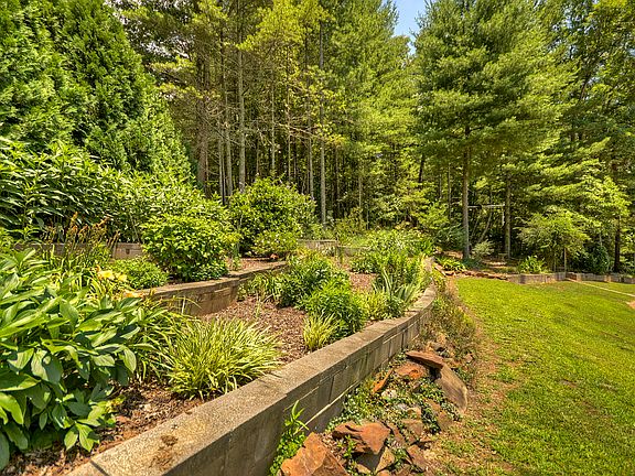 4th image of 45 Bartox Dr #1-6034
