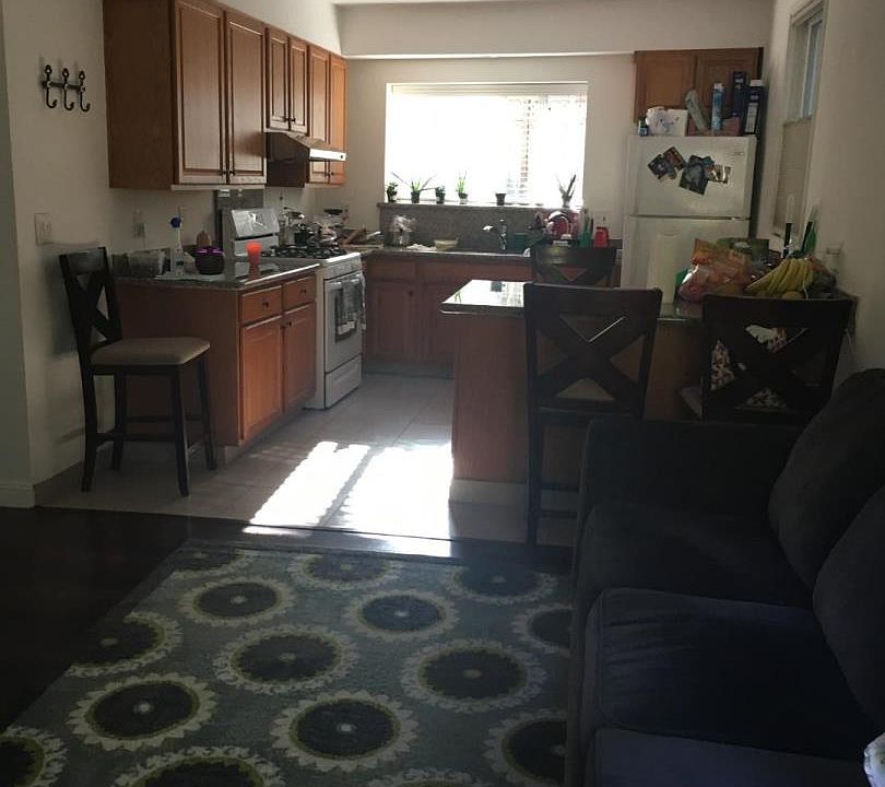 2nd image of 144 San Lorenzo Ave