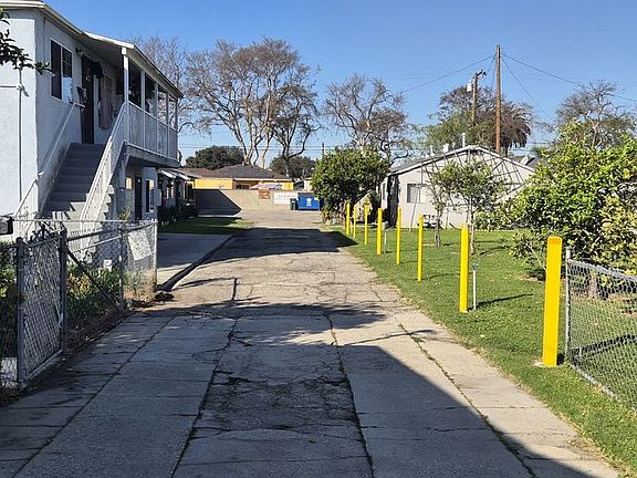 2nd image of 7025 Vinevale Ave