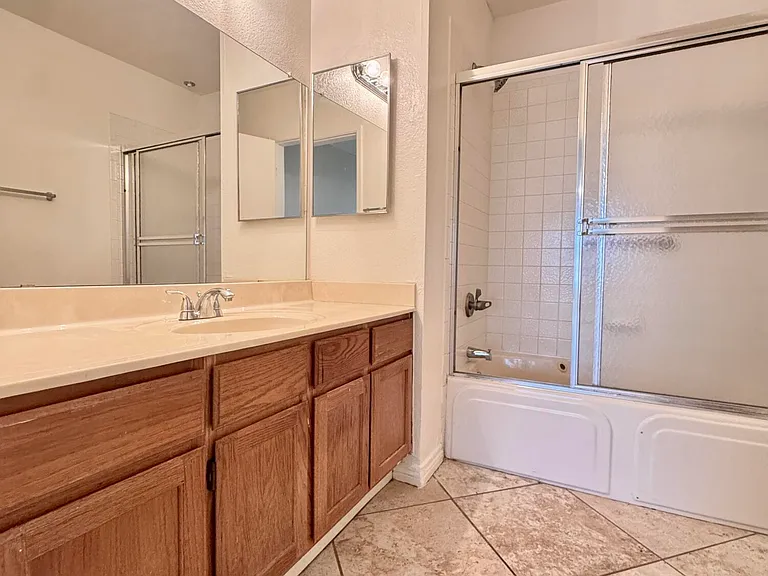 2910 W Marconi Ave #104 — Photo 12