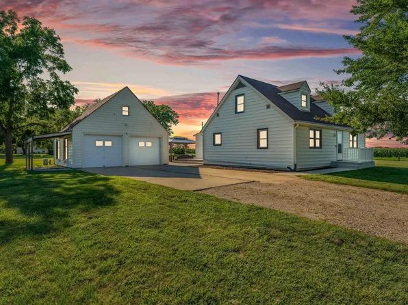 6433 SE 2nd St, Tecumseh, KS 66542