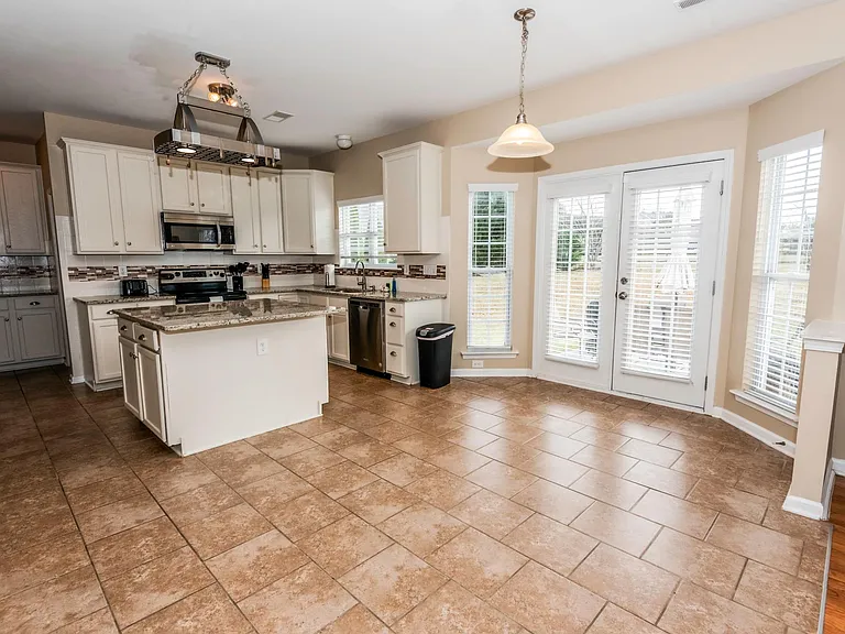 5991 Underwood Ave — Photo 29