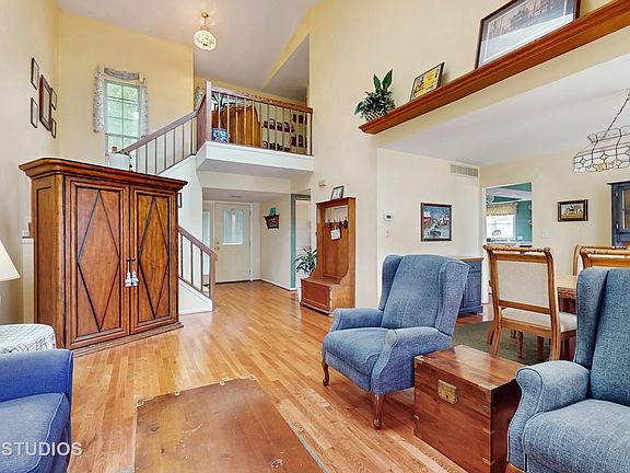 3rd image of 1719 Westbridge Ct