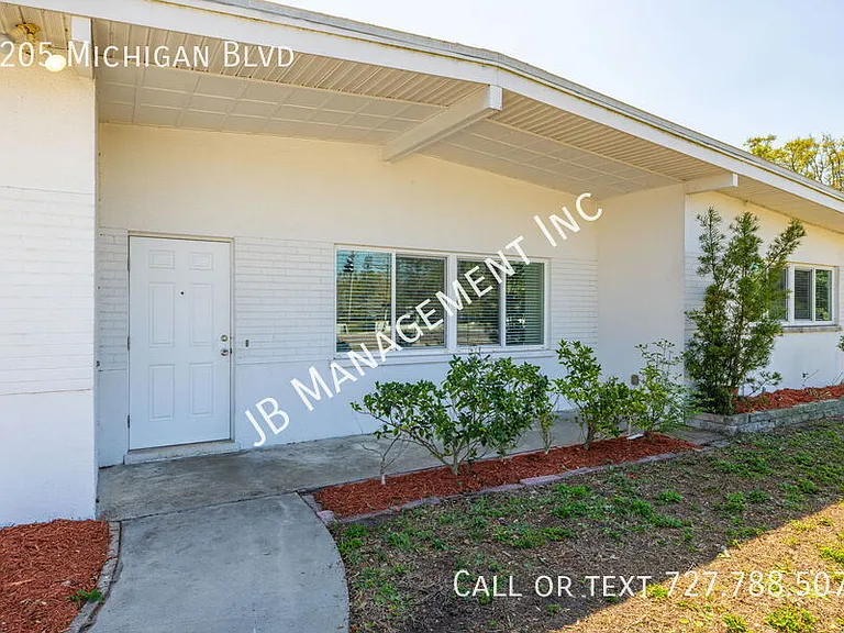 1205 Michigan Blvd — Photo 4