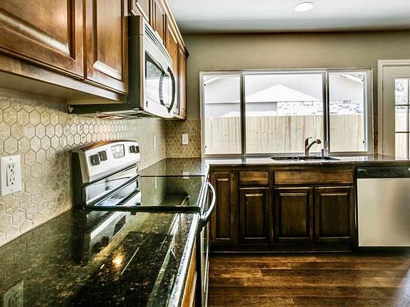 5th image of 3605 Yosemite Dr