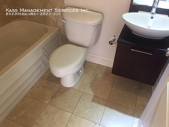 3rd image of 2522 N Halsted St #2522305