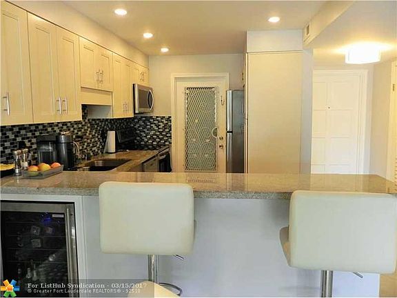 5th image of 1101 Hillcrest Ct APT 212