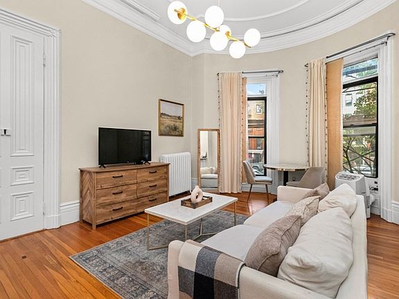 3rd image of 656 Tremont St APT 2