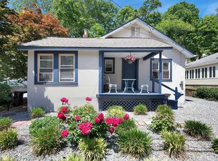 61 Abbott Dr, Halesite, NY 11743
