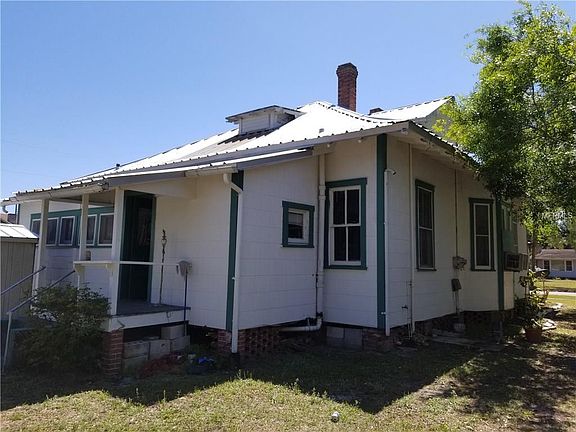 2nd image of 523 E Oak St