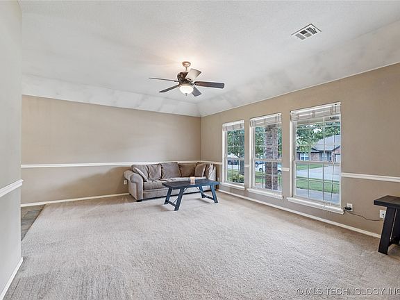 3rd image of 13929 S 300th East Ave