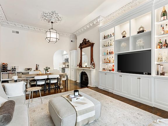 2nd image of 565 Massachusetts Ave APT 2