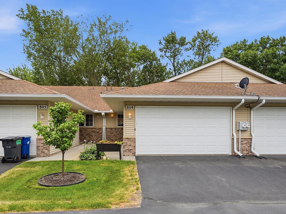 1st image of 809 White Oak Ct