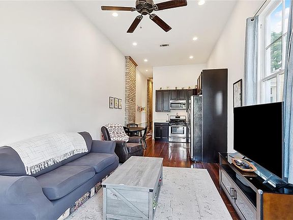 4th image of 1521-23 Eagle St