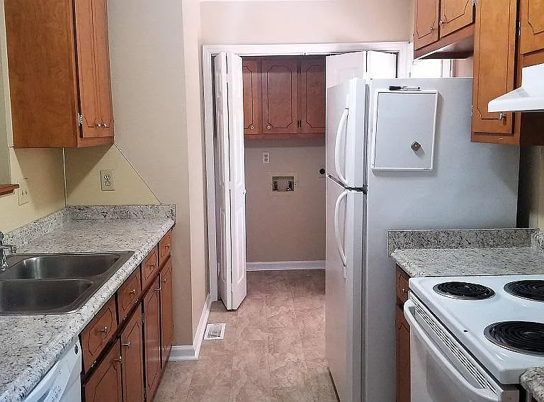 2330 Hillandale Rd — Photo 4