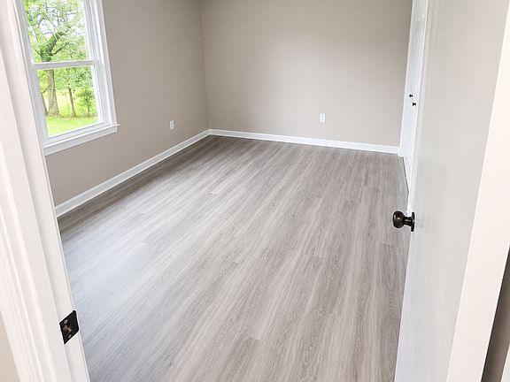 4th image of 351 Primrose Dr