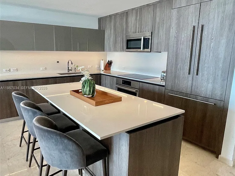 88 SW 7th St #2404 — Photo 4