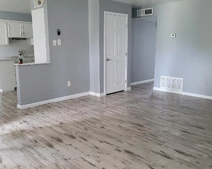 1939 E Missouri Ave #9 — Photo 4
