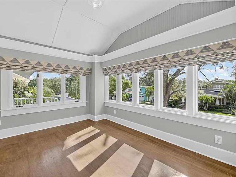 3003 W Harbor View Ave — Photo 49