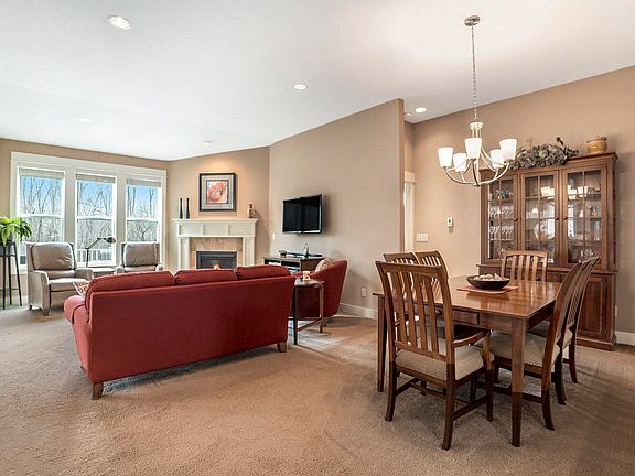 3rd image of 3832 Preserve Dr NE
