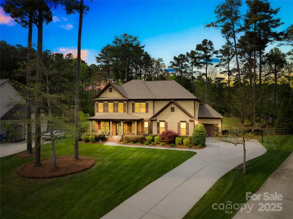 113 Sandy Cove Ct, Mooresville, NC 28117