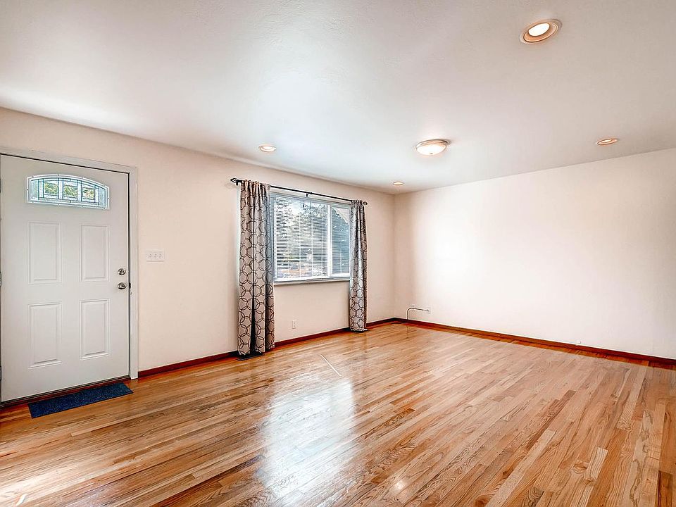 Living room Main floor