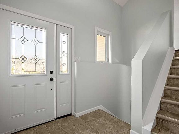 3rd image of 117 Caspell St