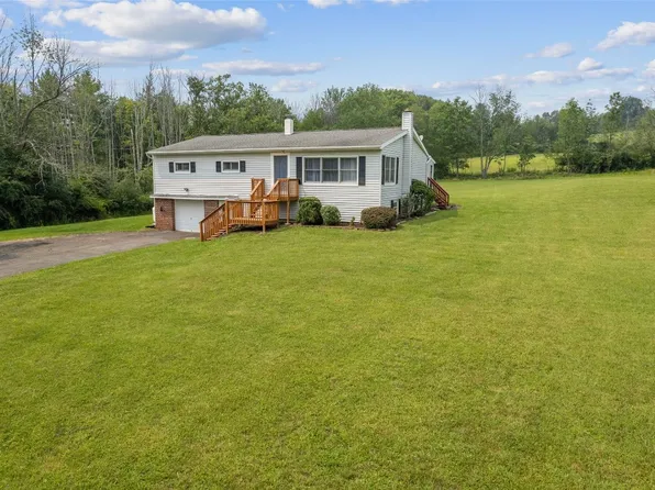 75 Underwood Rd, Vestal, NY 13850
