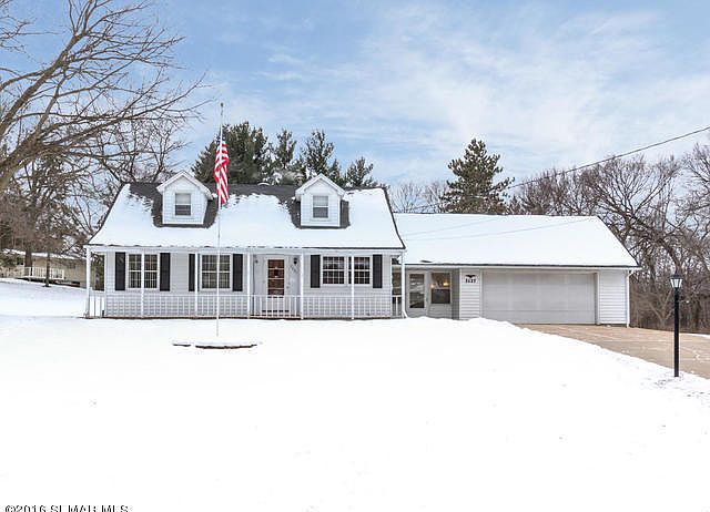 2nd image of 2625 Riverside Ln NE