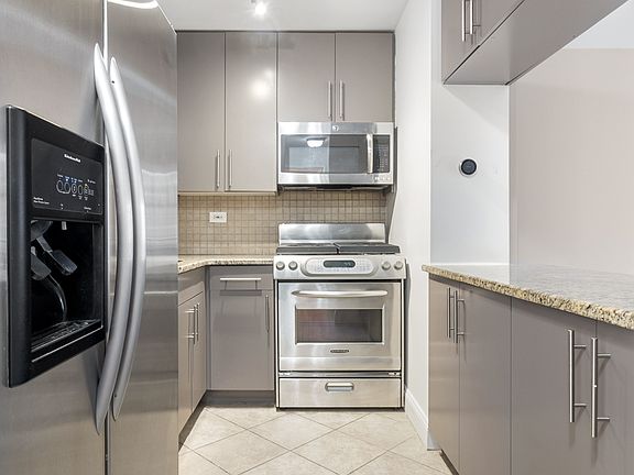 5th image of 330 E 39th St APT 3F
